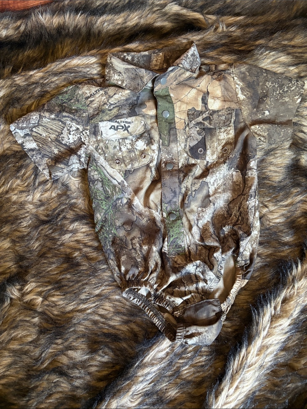 Magellan Outdoors Camo Infant Hunt onesie - Brown, Green Size 6-9 months